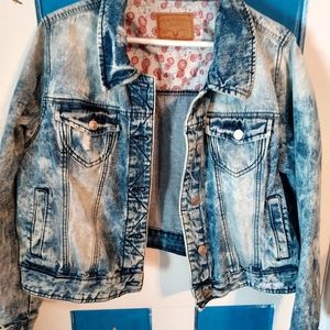 This cute Jean jacket